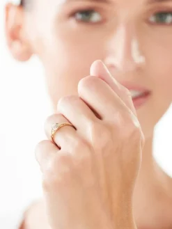 Pierścionek z żółtego i białego złota z brylantem - 0,07 ct - próba 585