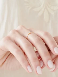 Pierścionek z żółtego i białego złota z brylantem - 0,01 ct - próba 585