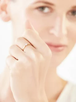 Pierścionek z żółtego i białego złota z brylantem - 0,05 ct - próba 375