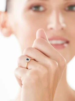 Pierścionek z żółtego i białego złota z brylantami i szafirem - próba 585