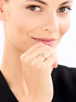 Pierścionek z żółtego i białego złota z brylantami i szmaragdem - próba 585