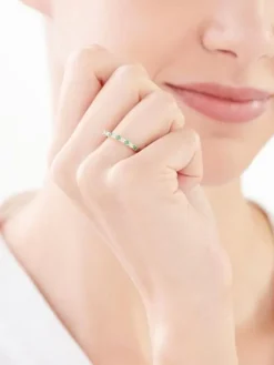 Pierścionek z żółtego złota diamentami i szmaragdami - próba 375