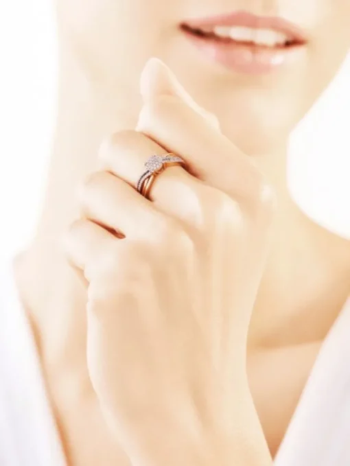 Pierścionek z żółtego złota z diamentami - 0,14 ct - próba 375