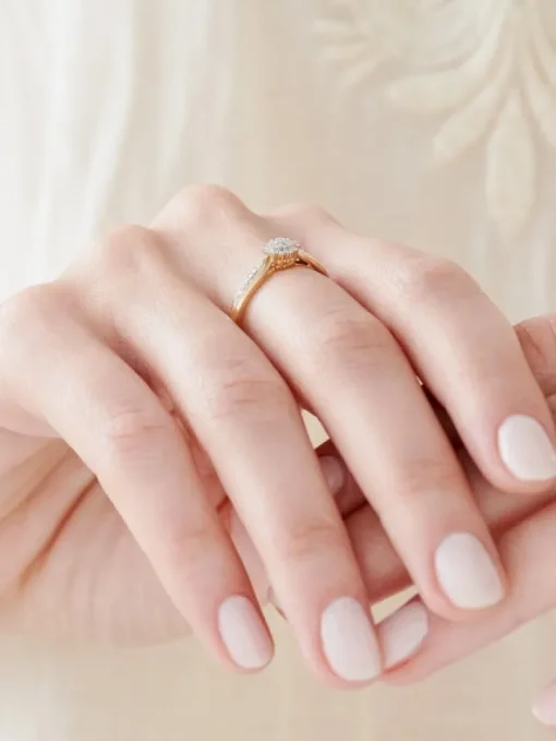 Pierścionek z żółtego złota z diamentami - 0,15 ct - próba 750