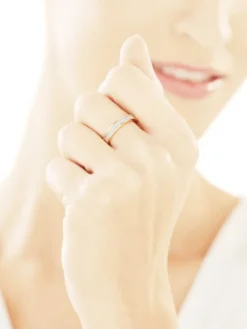 Pierścionek z żółtego złota z diamentami - 0,06 ct - próba 585