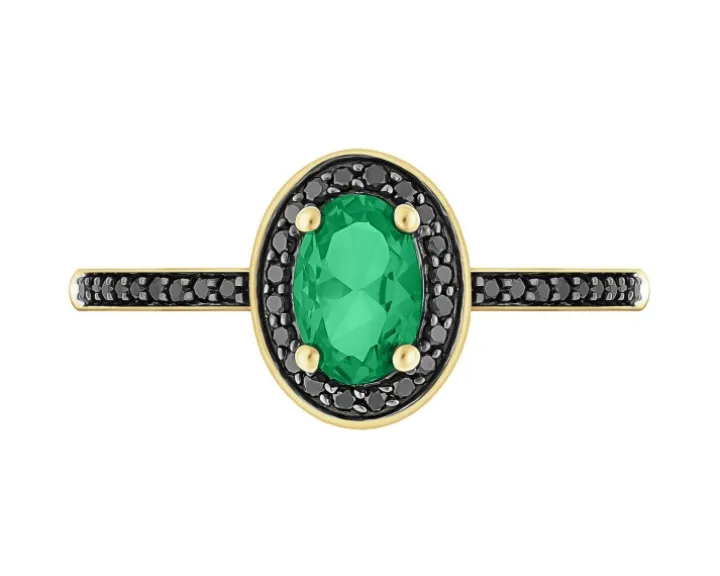 Pierścionek z żółtego złota z czarnymi brylantami i szmaragdem syntetycznym - próba 375