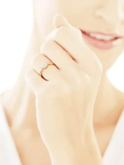 Pierścionek z żółtego złota z brylantami - 0,14 ct - próba 585