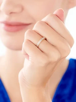 Pierścionek z żółtego złota z diamentami - Eternity - 0,15 ct - próba 585