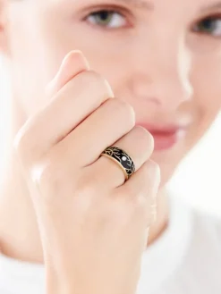 Pierścionek z żółtego złota z brylantem i emalią - 0,01 ct - próba 375