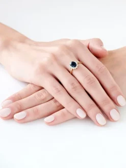 Pierścionek z żółtego złota z brylantami - 0,11 ct - próba 585