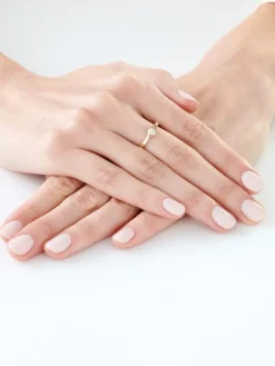 Pierścionek z żółtego złota z brylantem - 0,08 ct - próba 585