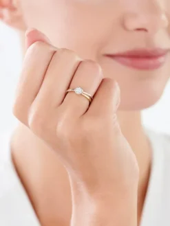 Pierścionek z żółtego złota z brylantami - 0,07 ct - próba 585