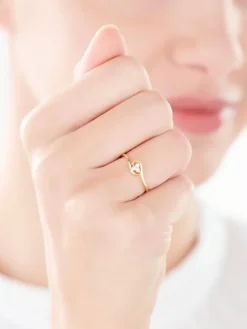 Pierścionek z żółtego złota z brylantami - 0,05 ct - próba 375