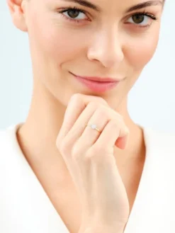 Pierścionek z żółtego złota z brylantami - serce - 0,03 ct - próba 585