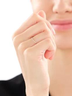 Pierścionek z żółtego złota z diamentami - 0,01 ct - próba 375