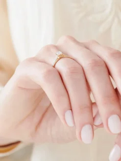 Pierścionek z żółtego złota z brylantami - 0,24 ct - próba 750