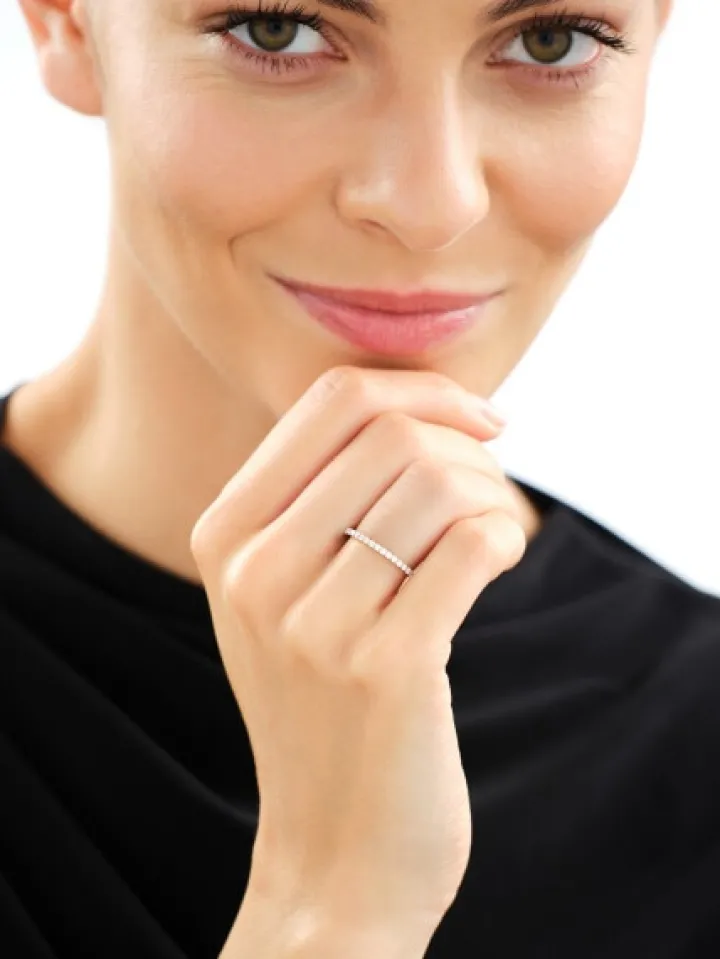 Pierścionek z żółtego złota z brylantami laboratoryjnymi - Eternity - 0,42 ct - próba 585