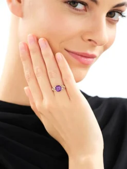 Pierścionek z żółtego złota z diamentami i ametystem - próba 585