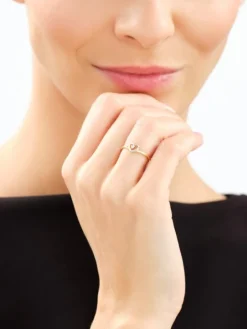 Pierścionek z żółtego złota z brylantem - serce - 0,03 ct - próba 375