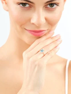 Pierścionek z żółtego złota z diamentami i topazem - próba 585