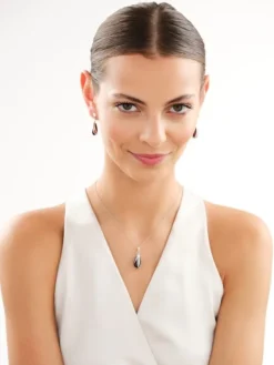 Zawieszka srebrna z bursztynem