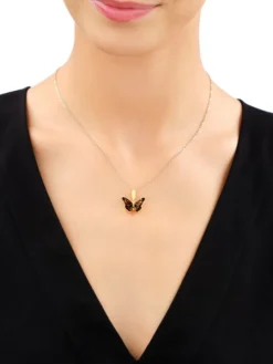 Zawieszka srebrna z bursztynem - motyl