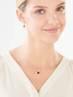 Zawieszka srebrna z bursztynem