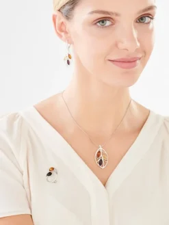 Zawieszka srebrna z bursztynem