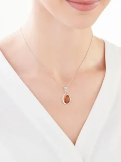 Zawieszka srebrna z bursztynem