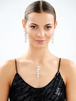 Zawieszka srebrna z cyrkoniami - kwiaty, liście