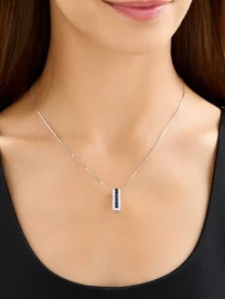 Zawieszka z białego złota z brylantami i szafirami - próba 585