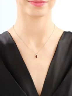 Zawieszka z żółtego złota diamentami i granatem - próba 585