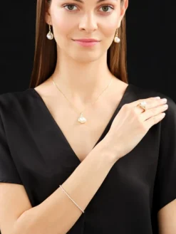 Zawieszka z żółtego złota z brylantami i perłą South Sea - próba 750