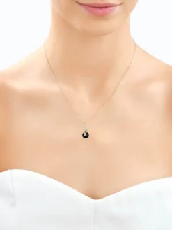 Zawieszka z żółtego złota z diamentami i onyksem - próba 585