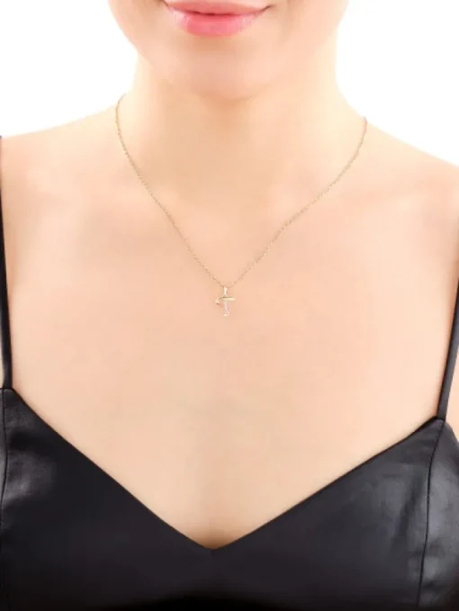 Zawieszka z żółtego złota z diamentami - litera T - 0,003 ct - próba 375