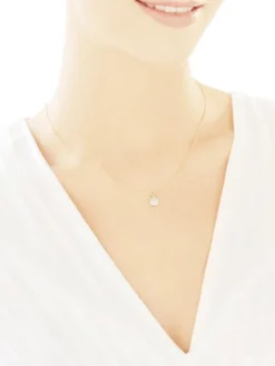 Zawieszka z żółtego złota z diamentami - 0,09 ct - próba 585