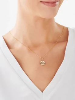 Złota zawieszka - medalik Matka Boska Częstochowska