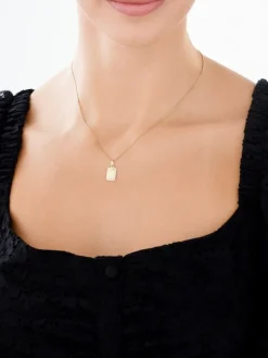 Złota zawieszka - medalik Matka Boska