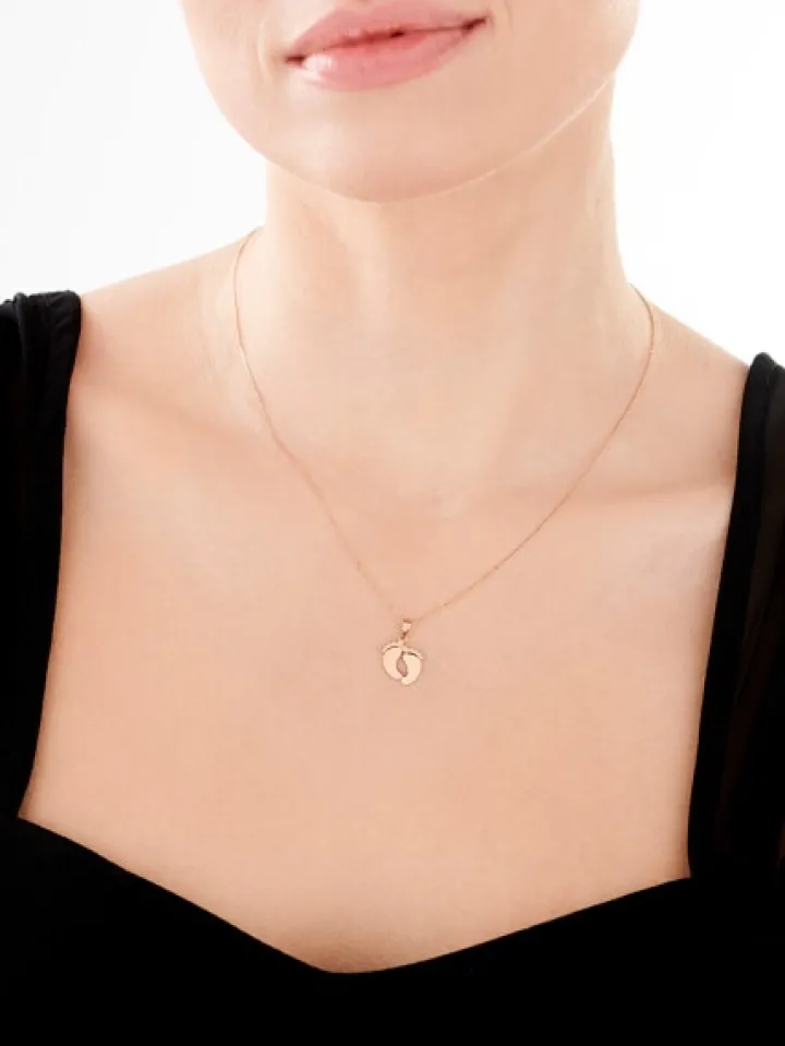 Złota zawieszka - stópki