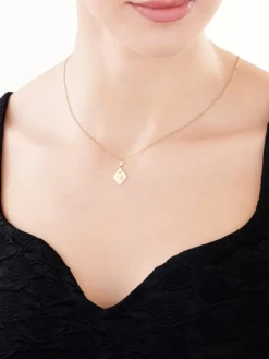 Złota zawieszka - szkaplerz