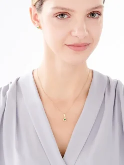 Złota zawieszka z cyrkonią