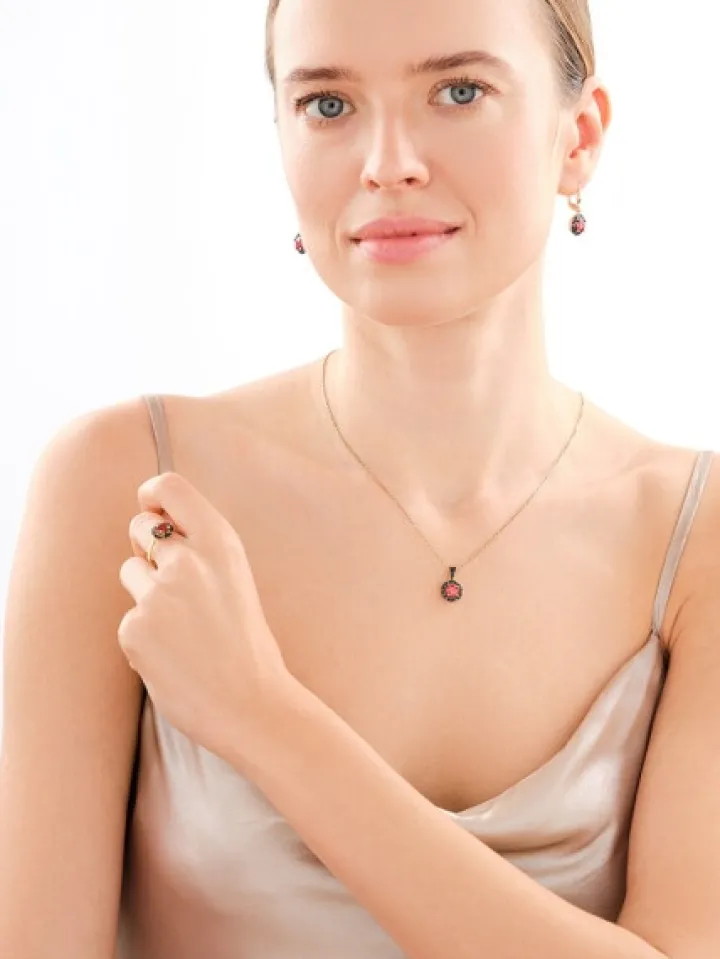 Złota zawieszka z cyrkoniami