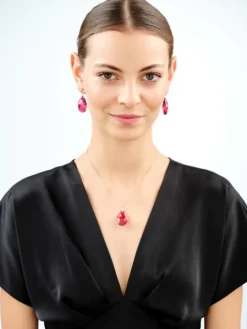 Złota zawieszka z kryształem syntetycznym