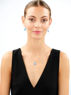 Złota zawieszka z kryształem syntetycznym